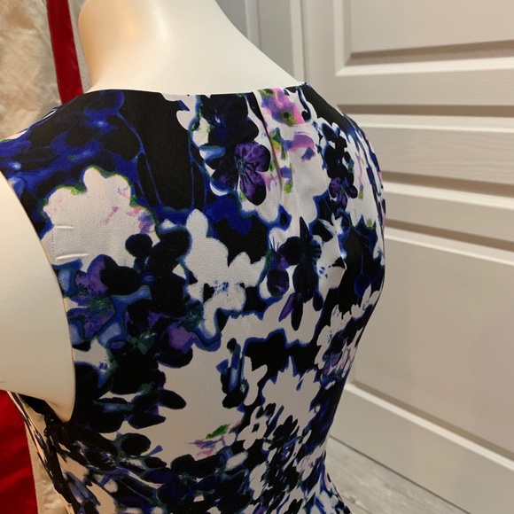 Beautiful Floral Dress - Picture 3 of 10